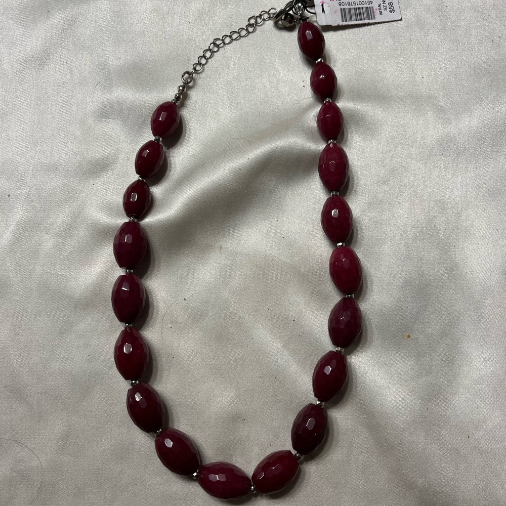 Red jade necklace